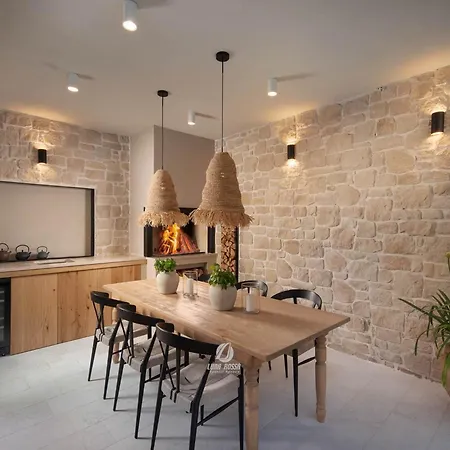 Luxury With Heated Infinity Pool And Sauna Butoniga