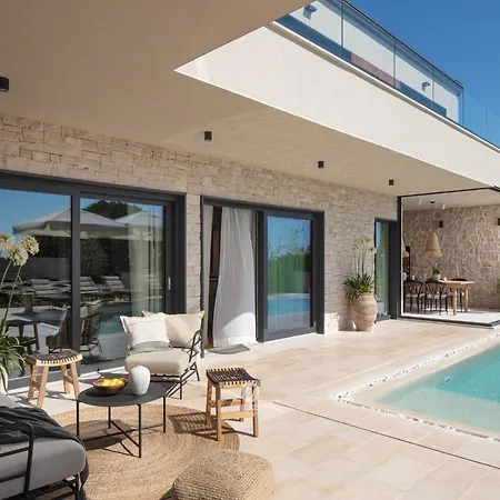 بيت للعطل Luxury With Heated Infinity Pool And Sauna