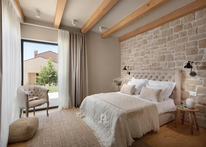 Luxury With Heated Infinity Pool And Sauna 펜션 Butoniga